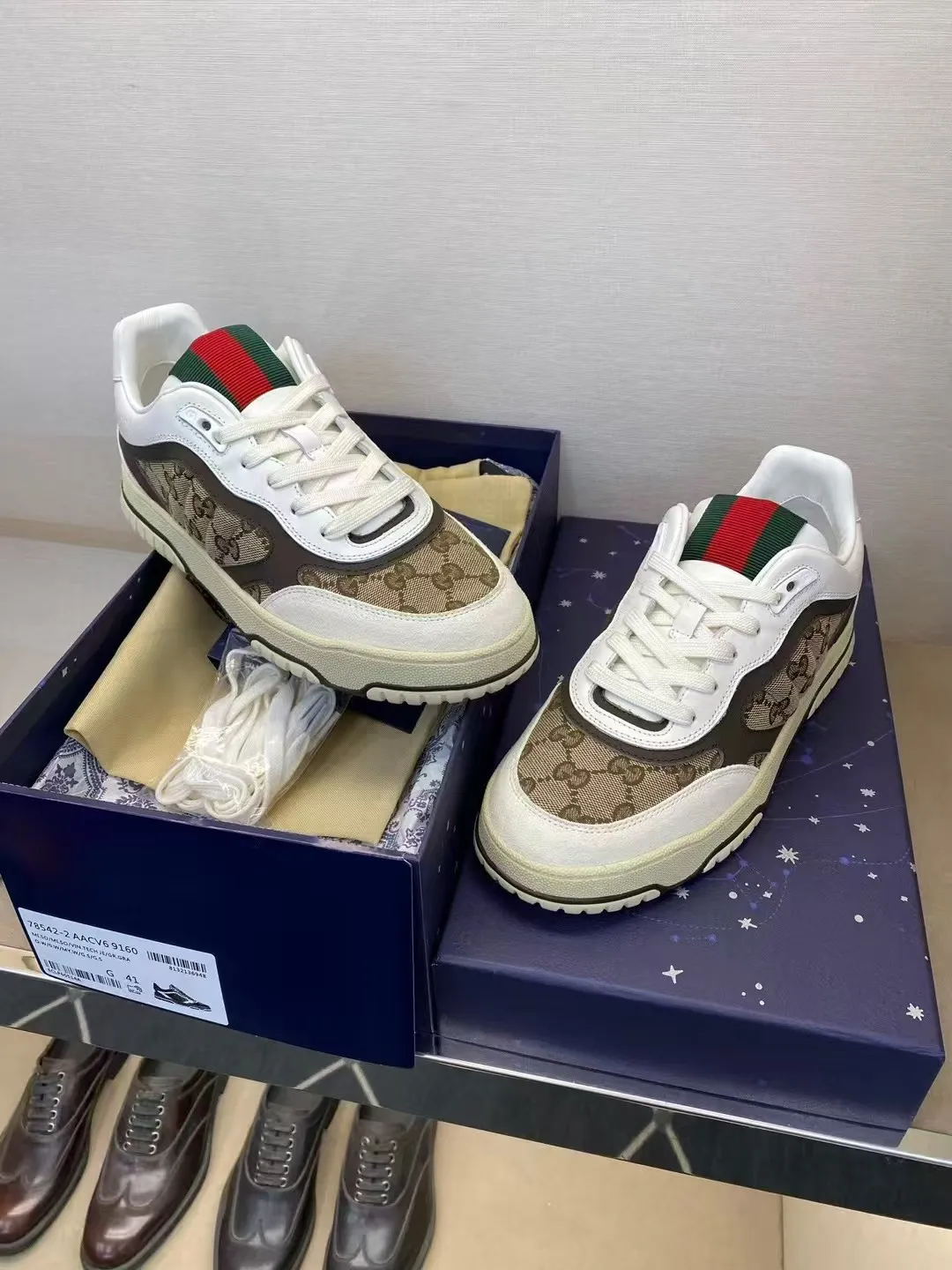 Men's Men's Shoes 💰440 [New Style] 🎍🎍Gucci - New Men's Shoes GUCCI [Lightning] The latest shoes are shipped. Original quality, fashionable, made of special materials, sheepskin lining, brand new packaging. The foot feels super comfortable and the workmanship is impeccable. Size: Male 38-44 (45 can be customized